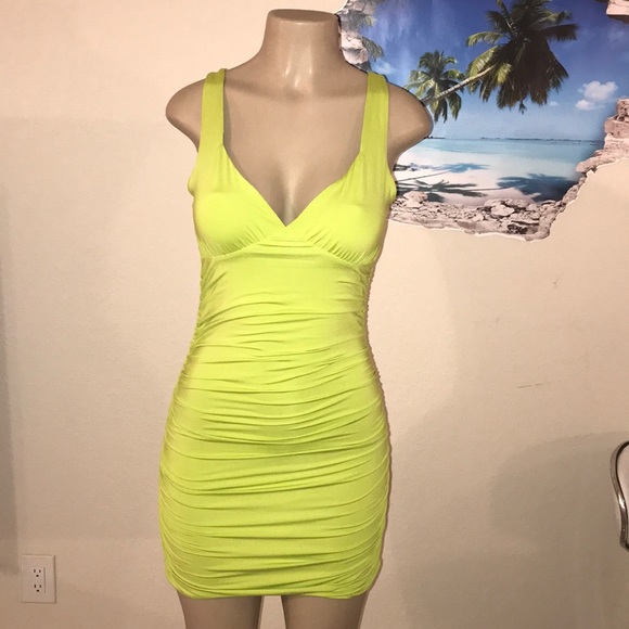 SOLD | FIRM Oh Polly Neón Green Dress - Picture 3 of 8